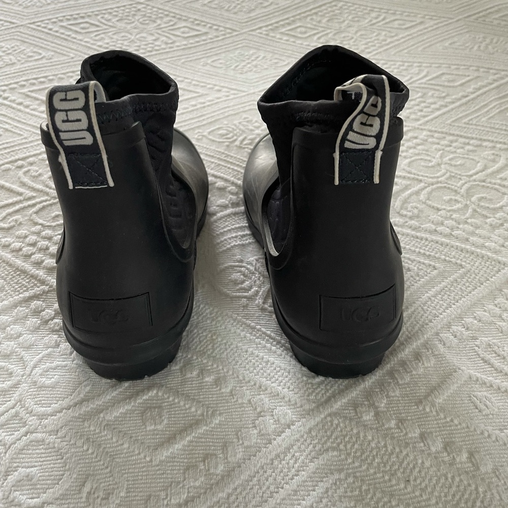Ugg rain boots